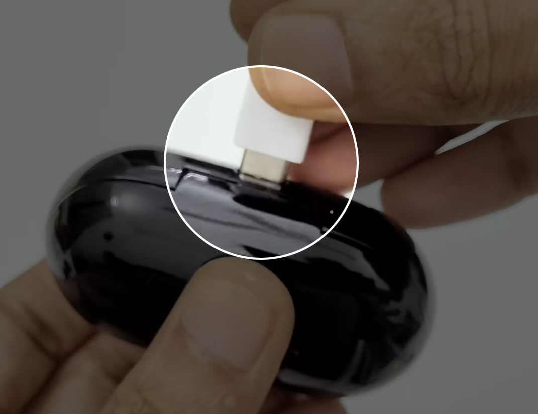 Galaxy Buds Case Blinking Red (Meaning & Fixes) AudioGrounds